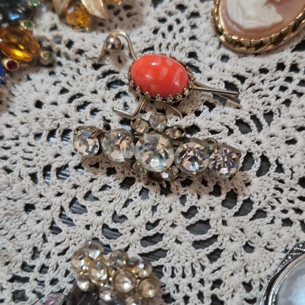 Assorted Women’s Decorative Brooch - Multi-Color Rhinestone & Cameo Cluster - Picture 4 of 8